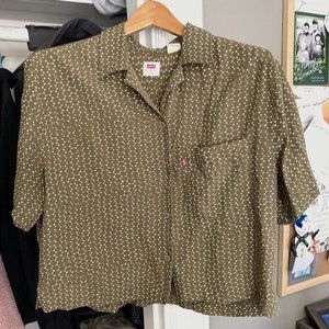 Cute Levis Collared Crop Top